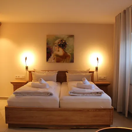 Weinhaus Moehle 3* 바트왼하우젠