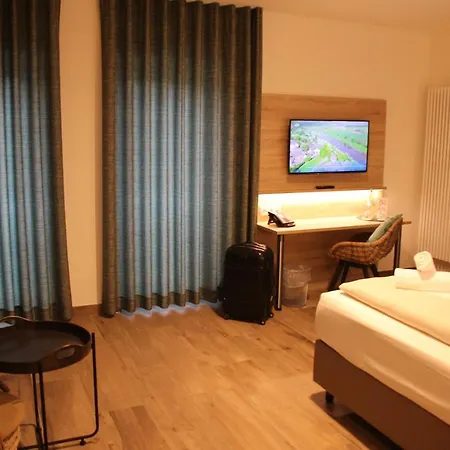Weinhaus Moehle 3* 바트왼하우젠